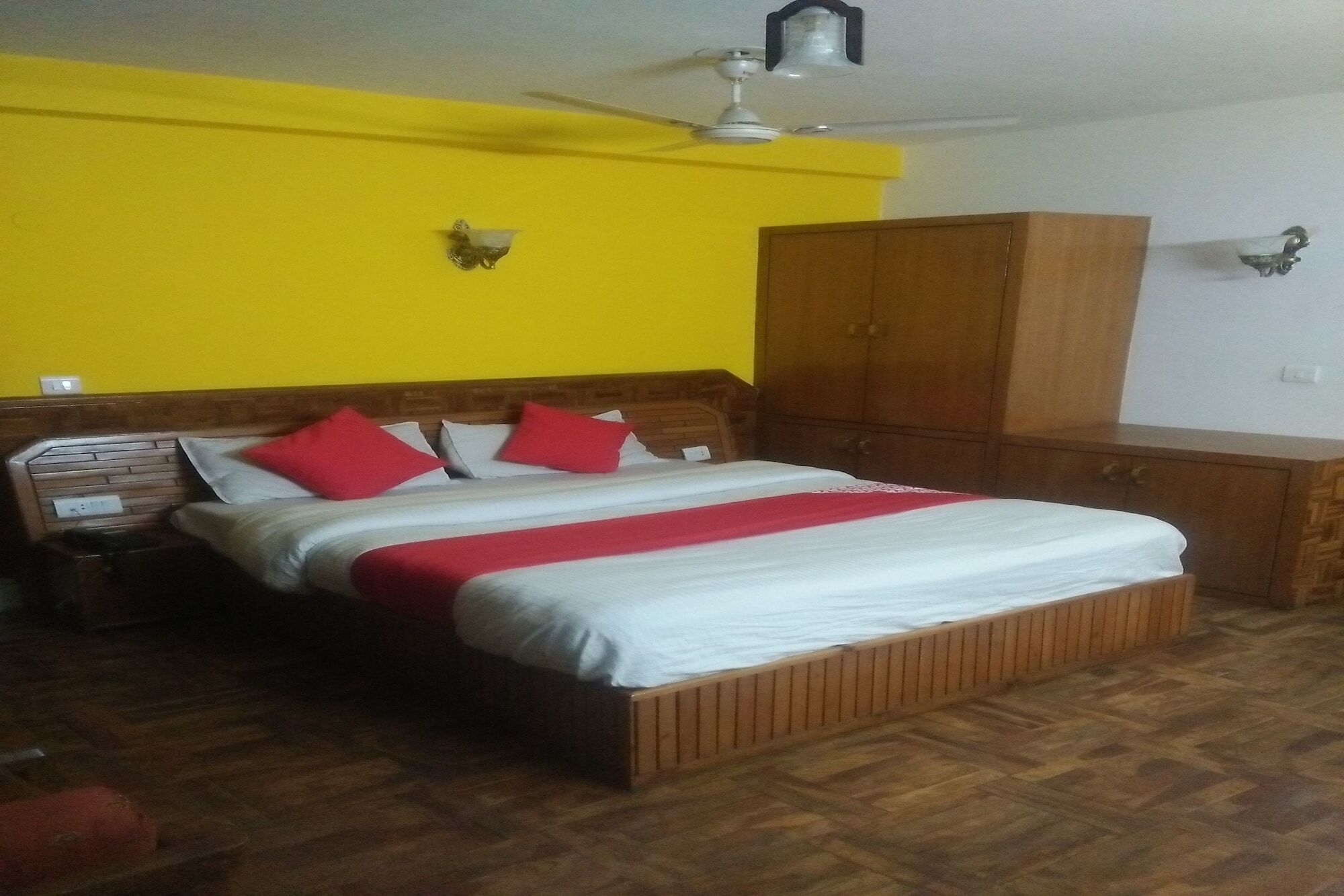 Hotel Rajhans Manali Eksteriør bilde